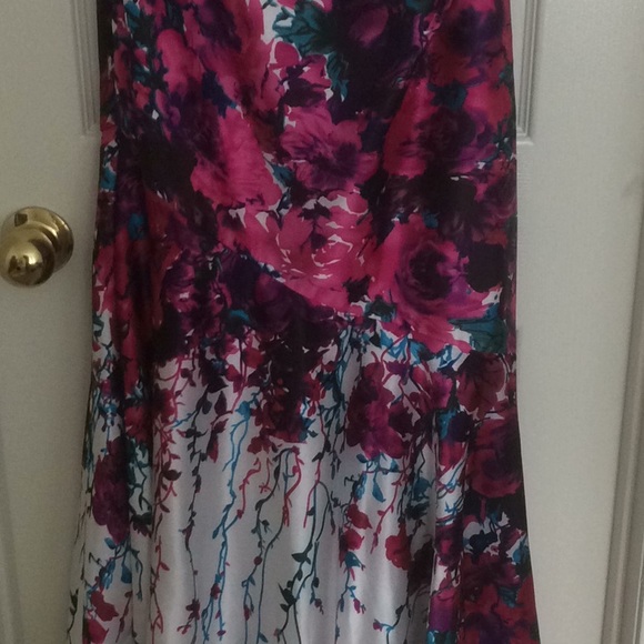 Floral Mermaid Gown - Picture 2 of 8